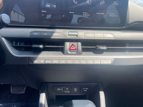 Used 2025 Kia K4 LXS FWD image 17