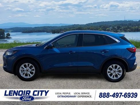 Used 2023 Ford Escape Active w/ Tech Pack #2 FWD image 6