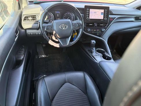 Used 2022 Toyota Camry SE image 8