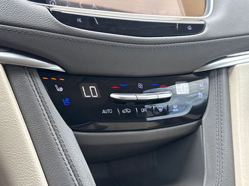 Certified 2022 Cadillac XT5 Premium Luxury w/ Technology Package image 10