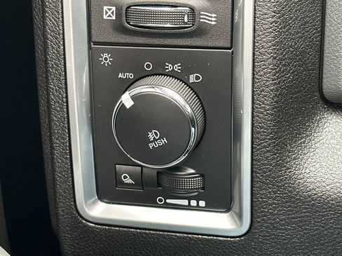 Used 2019 RAM 1500 Classic Warlock w/ Luxury Group image 25