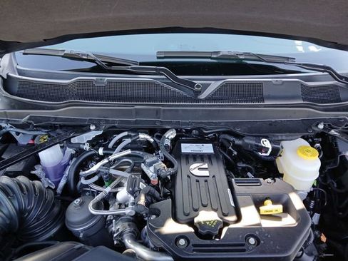 New 2025 RAM 2500 Laramie AWD/4WD image 32