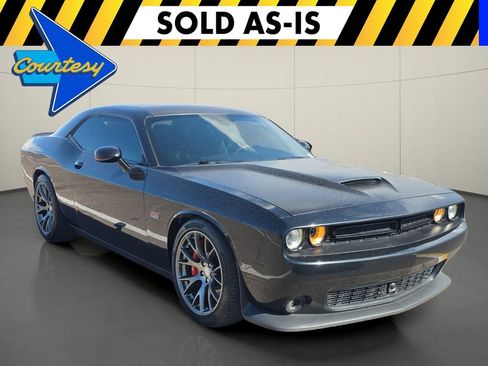 Used 2016 Dodge Challenger SRT w/ Technology Group RWD image 1