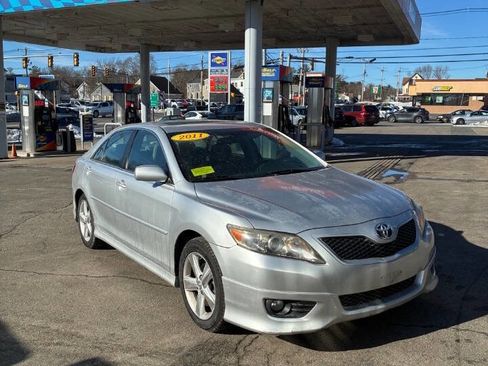 Used 2011 Toyota Camry SE image 8