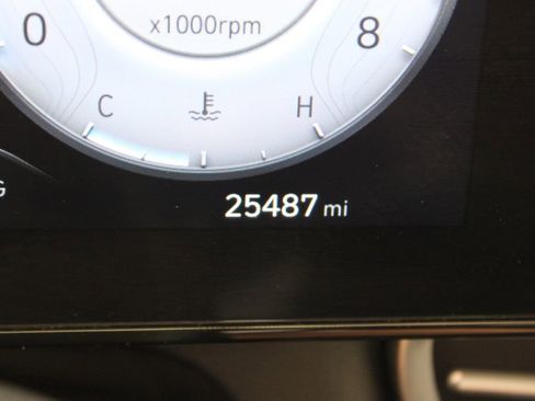 Used 2024 Hyundai Elantra SEL FWD image 11