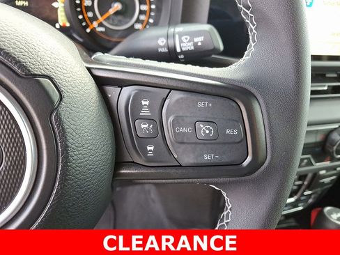 Used 2025 Jeep Wrangler Rubicon image 21