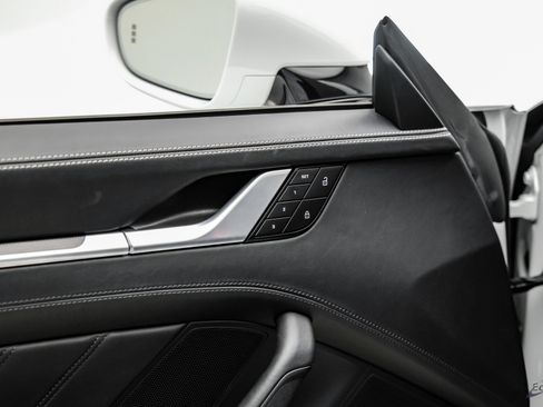 Used 2024 Porsche 911 Turbo S AWD/4WD image 91