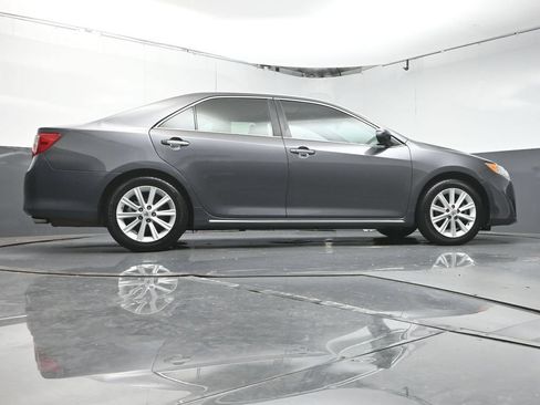 Used 2013 Toyota Camry XLE w/ Leather Pkg FWD image 33