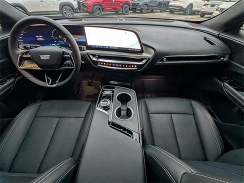 Used 2025 Cadillac Lyriq Sport image 27