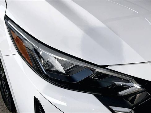 Certified 2024 Nissan Sentra SV image 27