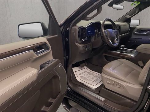 Used 2023 Chevrolet Silverado 1500 LT Trail Boss w/ LT Trail Boss Premium Package AWD/4WD image 19