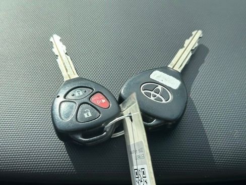 Used 2014 Toyota 4Runner SR5 image 15