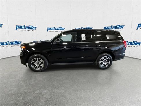 New 2025 Ford Expedition Active image 6