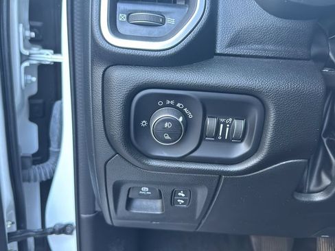 Used 2022 RAM 1500 Laramie AWD/4WD image 29