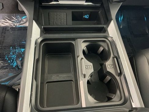 Certified 2025 Ford F450 Lariat w/ FX4 Off-Road Package image 22