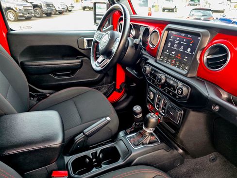 Used 2022 Jeep Wrangler Rubicon w/ Safety Group image 16