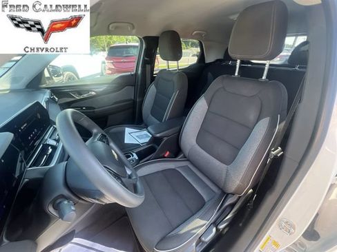 Used 2025 Chevrolet TrailBlazer LT FWD image 24
