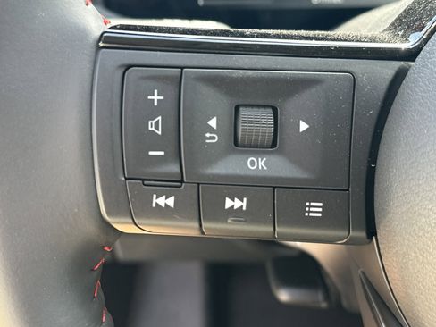 New 2026 Nissan Kicks SR FWD image 21