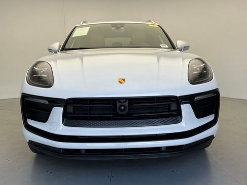 Certified 2023 Porsche Macan AWD/4WD image 25