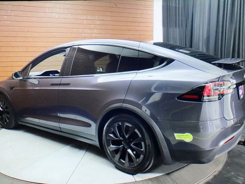 Used 2023 Tesla Model X image 8