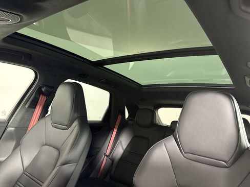 New 2025 Porsche Cayenne GTS image 41
