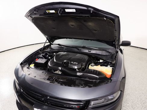 Used 2017 Dodge Charger SE w/ Power Sunroof Group image 11