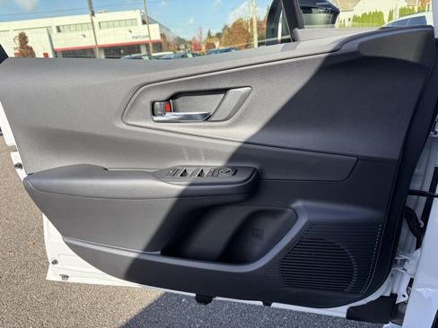 Used 2026 Toyota Prius XSE image 22