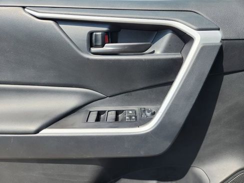 Certified 2025 Toyota RAV4 LE image 21
