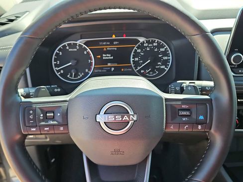 Used 2025 Nissan Rogue SV FWD image 19