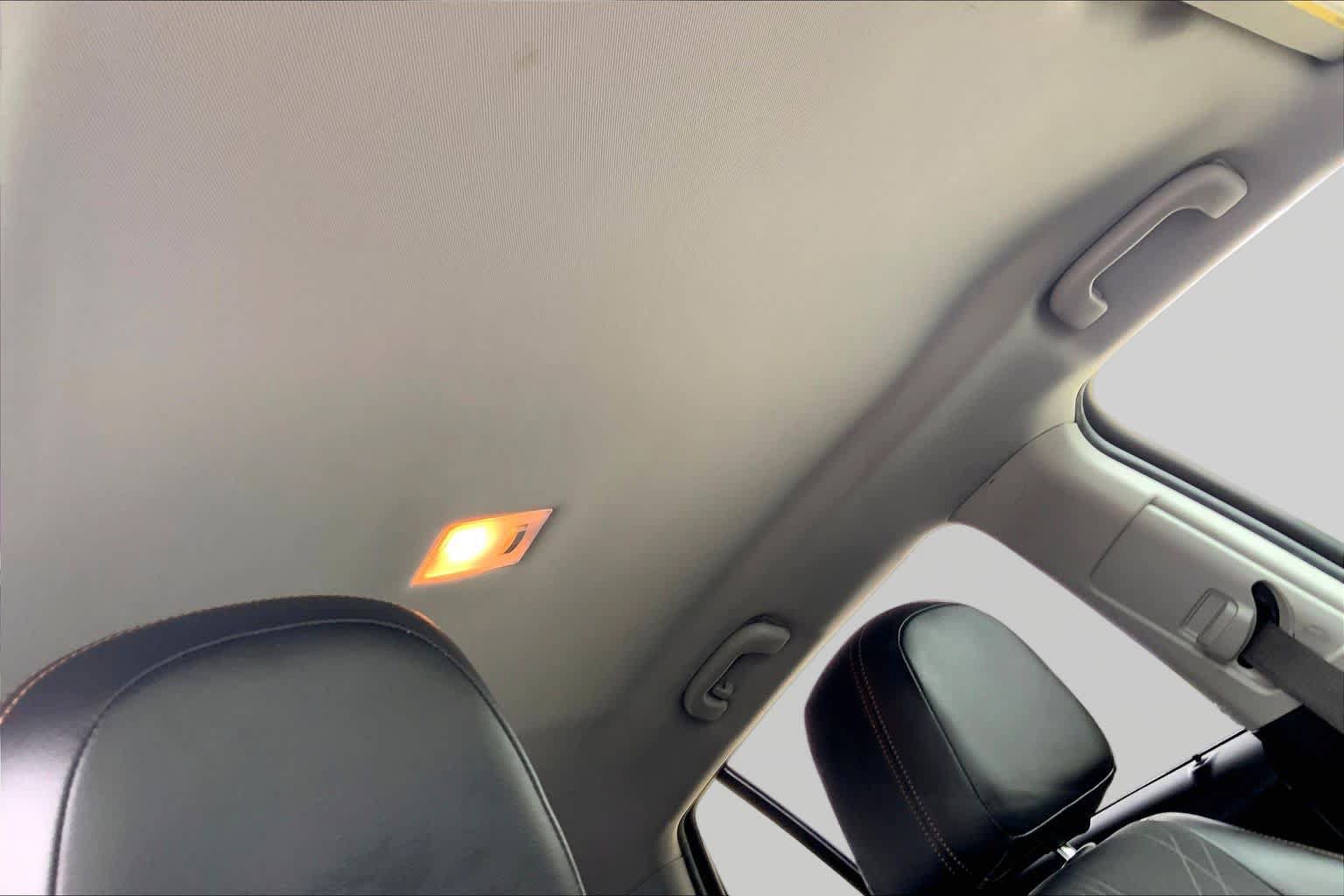 Used 2019 Chevrolet Trax LT w/ LT Convenience Package FWD image 13