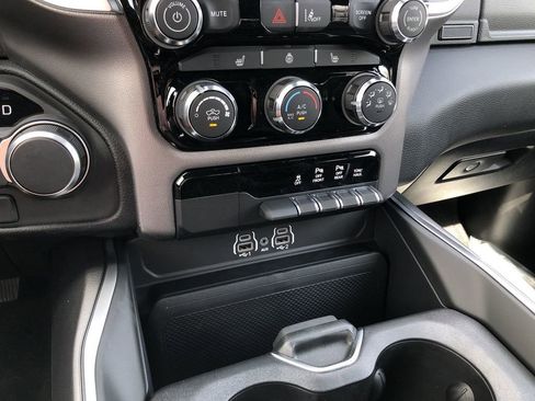 New 2026 RAM 1500 4x4 Crew Cab image 29