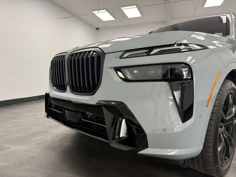 Used 2026 BMW X7 xDrive40i w/ Executive Package image 16