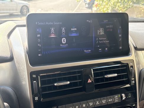 Used 2023 Lexus GX 460 Premium w/ Accessory Package AWD/4WD image 23