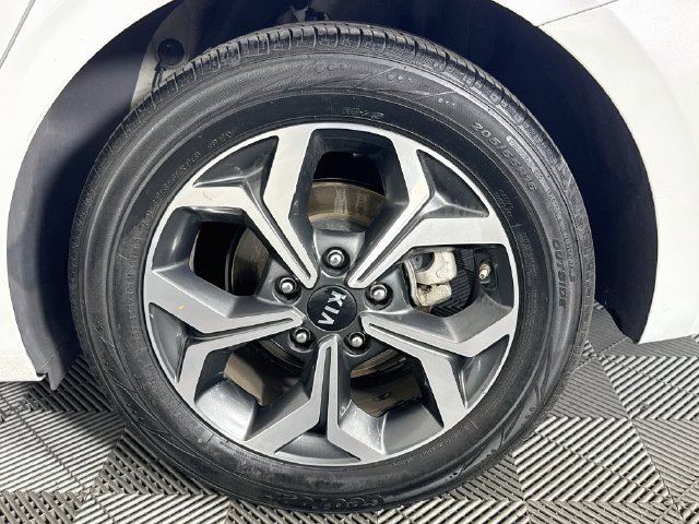 Used 2021 Kia Forte LXS FWD image 32