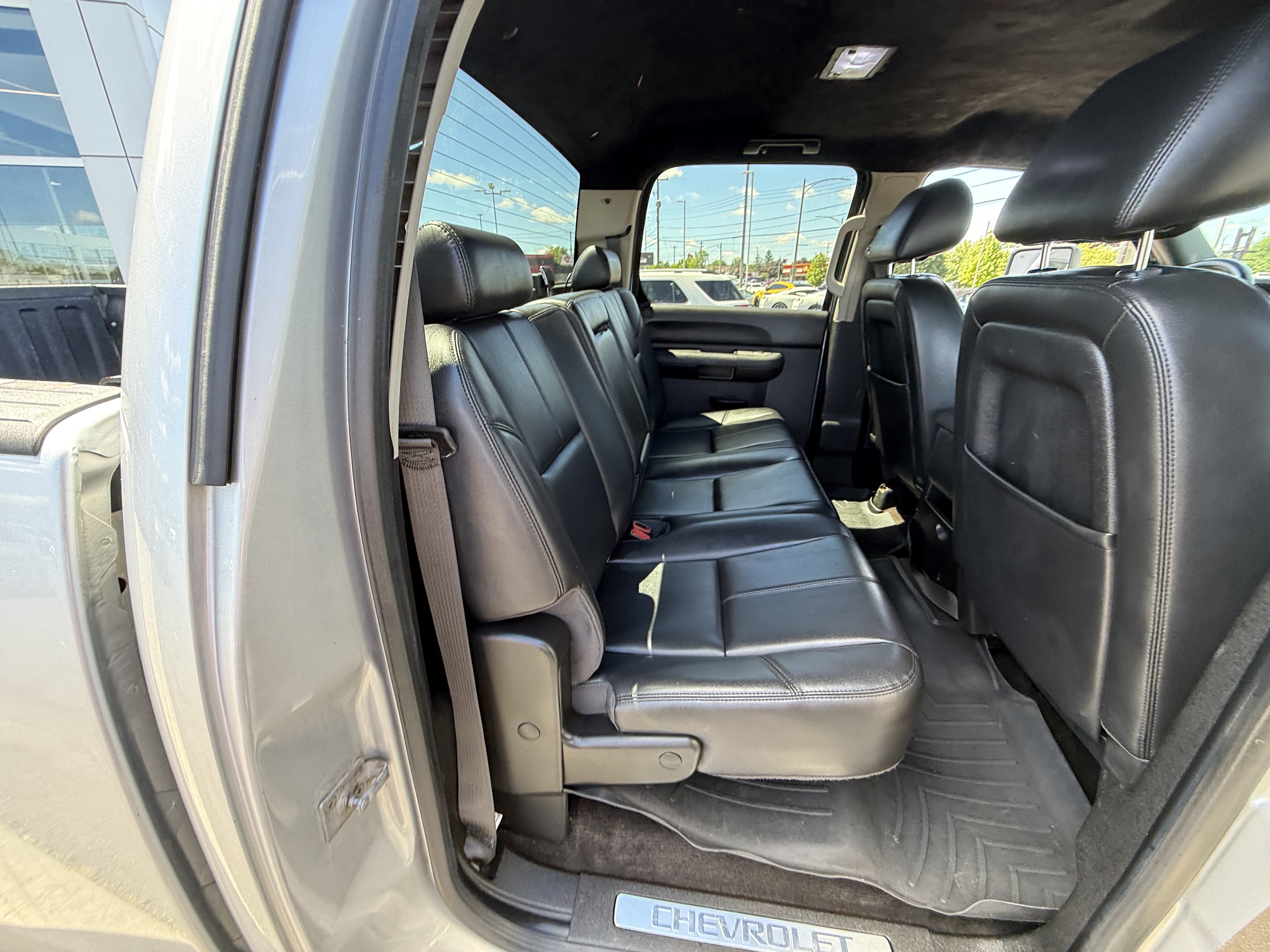 Used 2014 Chevrolet Silverado 2500 LT w/ Z71 Appearance Package AWD/4WD image 22