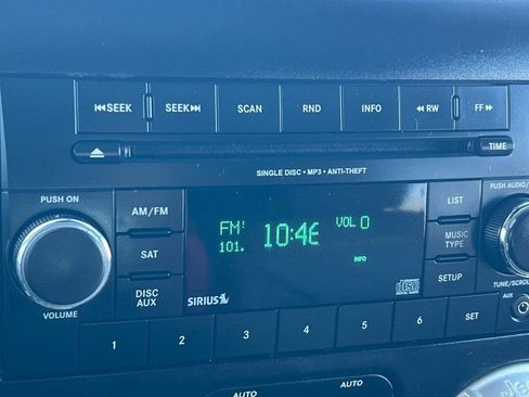 Used 2013 Jeep Wrangler Unlimited Sahara image 15