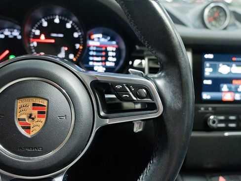 Used 2017 Porsche Macan AWD/4WD image 38