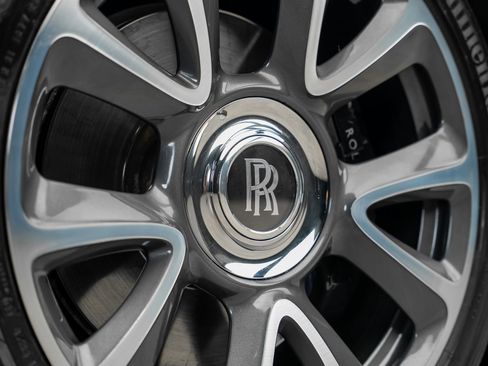Used 2017 Rolls-Royce Wraith RWD image 6