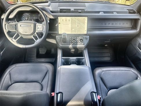 New 2026 Land Rover Defender 130 X-Dynamic SE image 12
