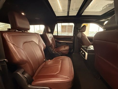 Used 2024 Ford Expedition Max Limited image 16