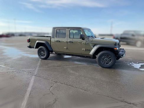 New 2026 Jeep Gladiator Sport image 15