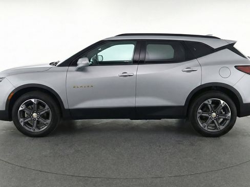 Used 2025 Chevrolet Blazer LT FWD image 5