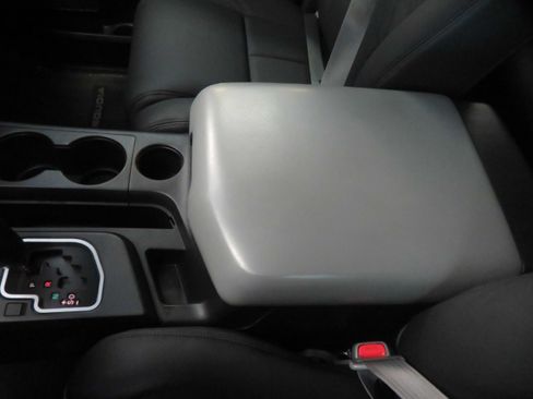 Used 2019 Toyota Sequoia SR5 AWD/4WD image 47