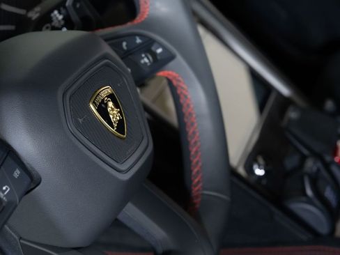 Used 2024 Lamborghini Urus Performante image 21