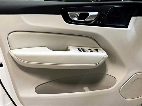 Certified 2023 Volvo XC60 B5 Plus w/ Climate Package image 20