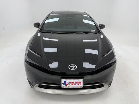 Used 2025 Toyota Prius Plug-In Hybrid w/ Limited Premium Package image 3