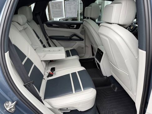 Used 2019 Porsche Cayenne S image 22