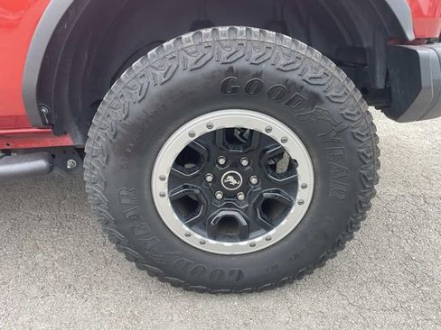 Used 2023 Ford Bronco Badlands w/ Sasquatch Package image 11