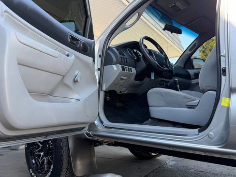 Used 2014 Toyota Tacoma 4x4 Regular Cab image 87
