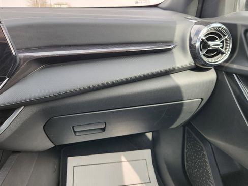 Used 2025 Chevrolet Equinox LT image 17